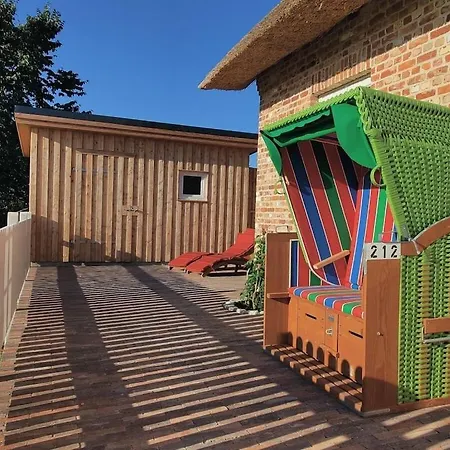 Holiday home In With Swimming Pool Pellworm